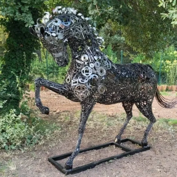 Cheval métallique lolito déco sculpture artisanale